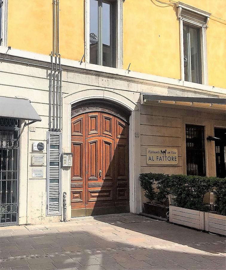 Desenzanoloft Official Partner Marriott Homes & Villas - Let It Be A Dream - Renovation 2025 Lake View Desenzano del Garda Bagian luar foto